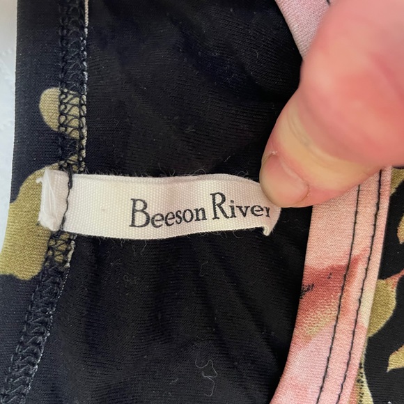 Black Floral Maxi Dress. Approx Size Small as per measurements. - Picture 4 of 8